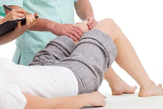 Massage giúp khớp gối được thư giãn, máu lưu thông 